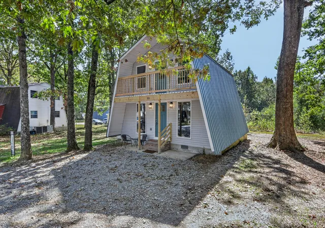 Photo 3 of Single family home for sale at 33 Chalet Dr, Manchester, TN 37355 | MLS# 3603400 | Listing updated on 2026-10-09