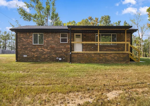 Photo 2 of Single family home for sale at 463 Woodland Rd, Hohenwald, TN 38462 | MLS# 3602854 | Listing updated on 2026-09-29
