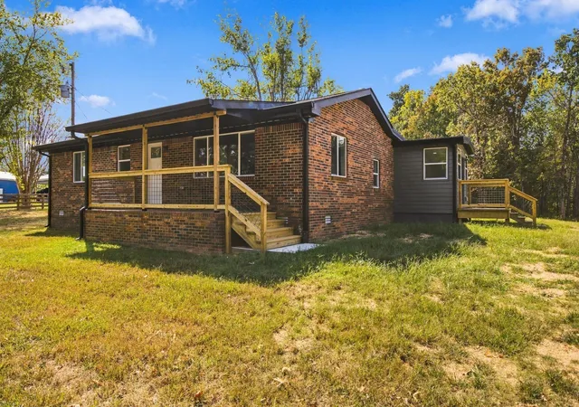 Photo 3 of Single family home for sale at 463 Woodland Rd, Hohenwald, TN 38462 | MLS# 3602854 | Listing updated on 2026-09-29