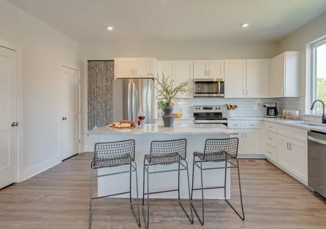 Photo 3 of Townhouse for sale at 5631 Lenox Ave, Nashville, TN 37209 | MLS# 3603135 | Listing updated on 2026-09-30