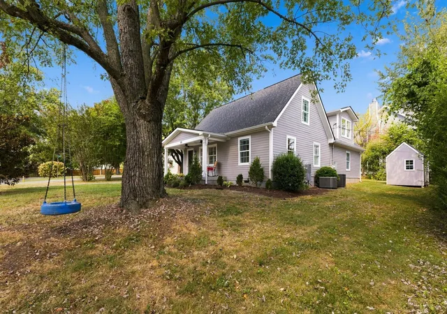 Photo 2 of Single family home for sale at 305 Mercury Dr, Franklin, TN 37064 | MLS# 3602747 | Listing updated on 2026-10-04