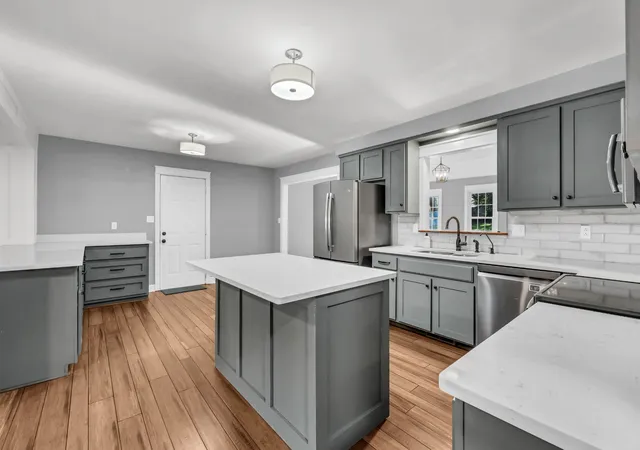 Photo 1 of Single family home for sale at 1025 Hillshire Dr, Clarksville, TN 37043 | MLS# 3602670 | Listing updated on 2026-10-26