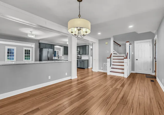 Photo 3 of Single family home for sale at 1025 Hillshire Dr, Clarksville, TN 37043 | MLS# 3602670 | Listing updated on 2026-10-26
