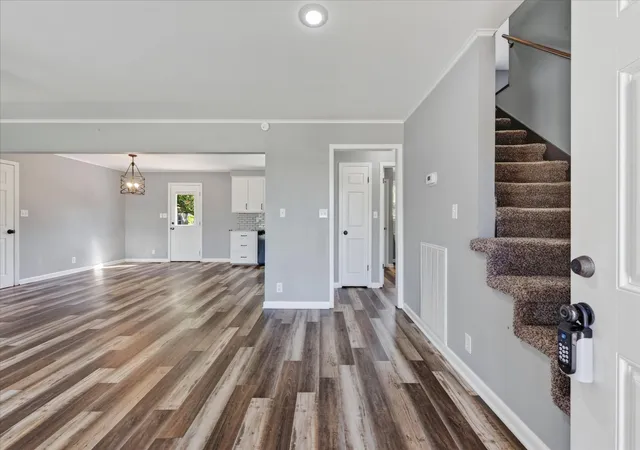 Photo 4 of Single family home for sale at 2121 Basham Ln, Clarksville, TN 37043 | MLS# 3612489 | Listing updated on 2026-10-29