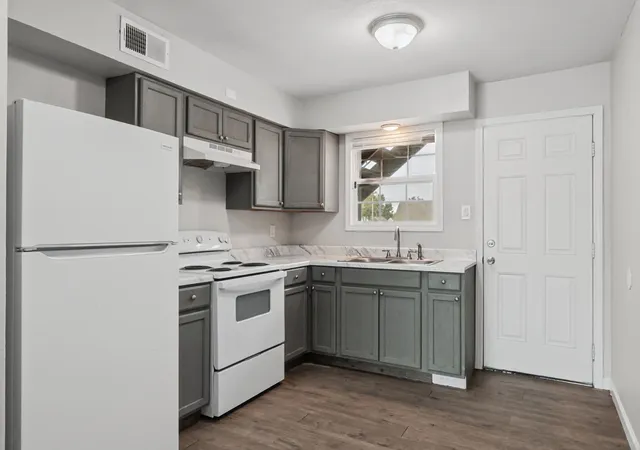 Listing Photo 5 - Condo for sale in building located at 809 Old Hickory Blvd, Jackson, TN 38305
