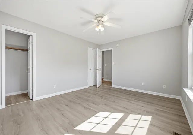 Photo 4 of Single family home for sale at 1041 Waterford Cir, Clarksville, TN 37040 | MLS# 3621798 | Listing updated on 2026-10-26