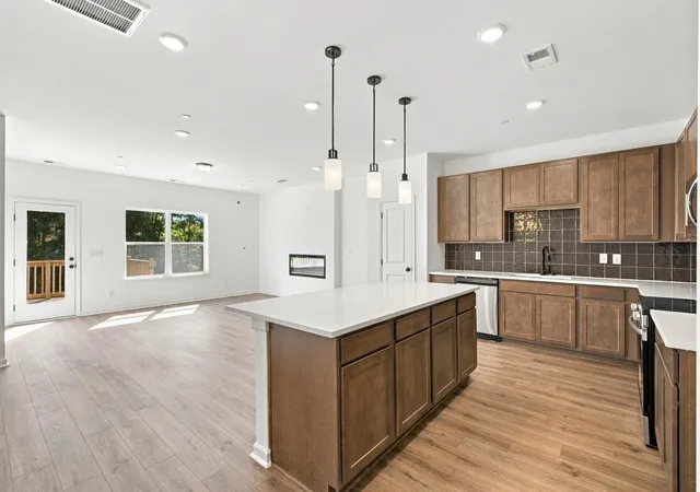 Photo 3 of Townhouse for sale at 409 Kingsbury Dr, Gallatin, TN 37066 | MLS# 3602674 | Listing updated on 2026-10-07