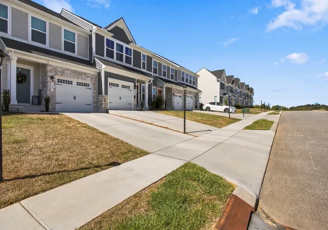 Photo 2 of Townhouse for sale at 1829 Goldsberry St, Columbia, TN 38401 | MLS# 3602743 | Listing updated on 2026-10-07
