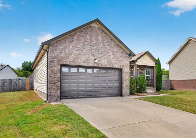 Photo 1 of Sale Pending at 676 Crestone Ct, Clarksville, TN 37042 | MLS# 3602716 | Listing updated on 2026-10-19