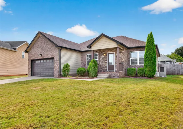 Photo 2 of Sale Pending at 676 Crestone Ct, Clarksville, TN 37042 | MLS# 3602716 | Listing updated on 2026-10-19