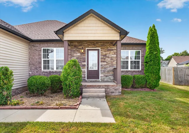 Photo 3 of Sale Pending at 676 Crestone Ct, Clarksville, TN 37042 | MLS# 3602716 | Listing updated on 2026-10-19