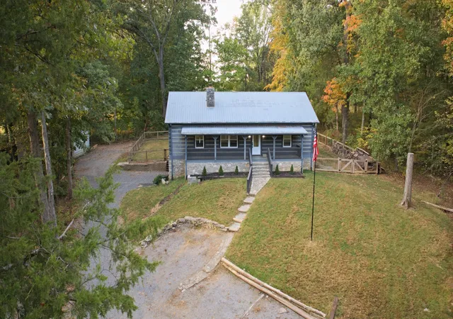 Photo 2 of Single family home for sale at 311 Carole Ln, Mount Juliet, TN 37122 | MLS# 3618845 | Listing updated on 2026-10-10