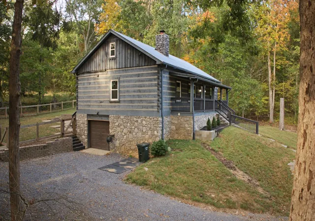 Photo 3 of Single family home for sale at 311 Carole Ln, Mount Juliet, TN 37122 | MLS# 3618845 | Listing updated on 2026-10-10