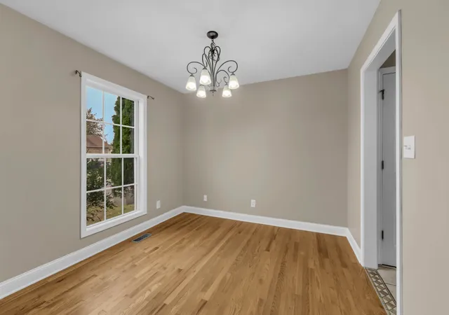 Photo 2 of Single family home for sale at 180 Cloe Ct, Clarksville, TN 37042 | MLS# 3612073 | Listing updated on 2026-10-08