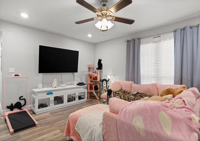 Photo 3 of Condo for sale at 900 Mountain Crk Rd #300, Chattanooga, TN 37405 | MLS# 3602706 | Listing updated on 2026-10-02