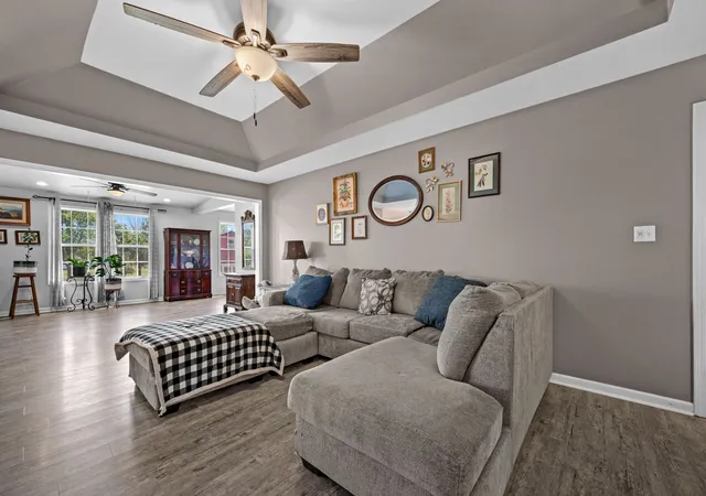 Photo 2 of Single family home for sale at 3669 Gracelawn Dr, Clarksville, TN 37040 | MLS# 3602960 | Listing updated on 2026-10-16