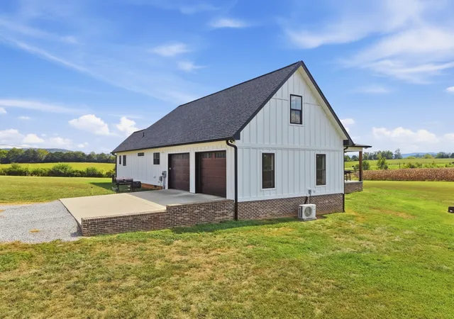 Photo 3 of Single family home for sale at 668 Jolley Rd, Doyle, TN 38559 | MLS# 3611567 | Listing updated on 2026-10-05