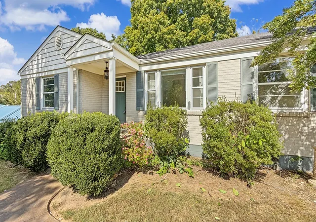 Photo 4 of Single family home for sale at 1662 Valley Rd, Clarksville, TN 37043 | MLS# 3603601 | Listing updated on 2026-10-06