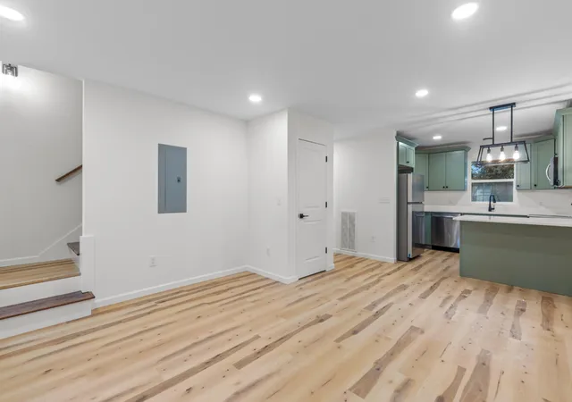 Photo 3 of Single family home for sale at 1116 Jarvis Ave, Chattanooga, TN 37411 | MLS# 3602751 | Listing updated on 2026-09-29