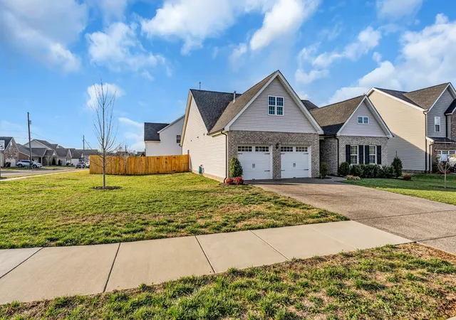 Photo 4 of Single family home for sale at 1393 Wentworth Dr, Gallatin, TN 37066 | MLS# 3603275 | Listing updated on 2026-10-05