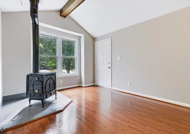 Photo 3 of Single family home for sale at 223 Marshall Dr, Clarksville, TN 37042 | MLS# 3611657 | Listing updated on 2026-10-05
