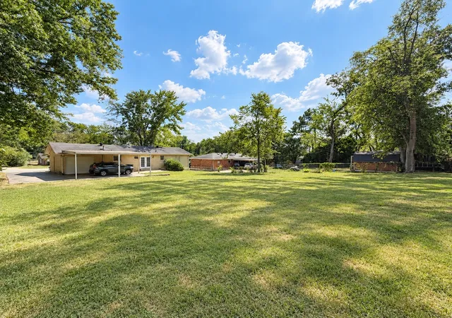 Photo 2 of Sale Pending at 6468 Thunderbird Dr, Nashville, TN 37209 | MLS# 3603558 | Listing updated on 2026-10-04