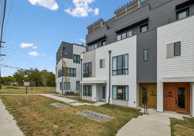Photo 3 of Townhouse for sale at 1628 County Hospital Rd, Nashville, TN 37218 | MLS# 3603337 | Listing updated on 2026-10-01