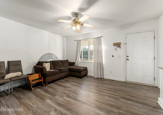 Photo 4 of Single family home for sale at 590 Old Slag Rd, Vonore, TN 37885 | MLS# 3602789 | Listing updated on 2026-09-29