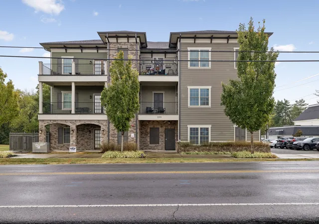Photo 3 of Condo for sale at 1319 W Main St #107, Franklin, TN 37064 | MLS# 3612332 | Listing updated on 2026-10-06