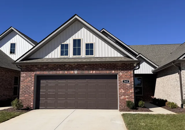 Townhouse for sale at 565 W Foxrun, Springfield, TN 37172 | MLS# 3623584