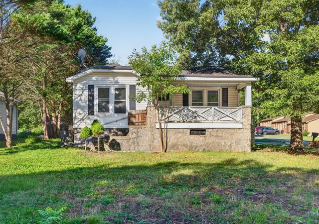 Photo 1 of Single family home for sale at 448 W State Line Rd, Rossville, GA 30741 | MLS# 3602844 | Listing updated on 2026-09-29