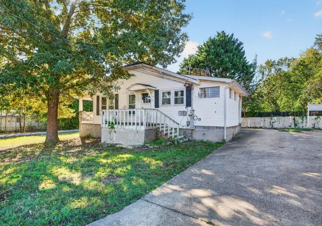 Photo 2 of Single family home for sale at 448 W State Line Rd, Rossville, GA 30741 | MLS# 3602844 | Listing updated on 2026-09-29