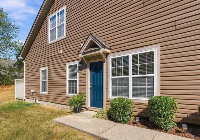 Photo 3 of Townhouse for sale at 8233 Rossi Rd, Brentwood, TN 37027 | MLS# 3610103 | Listing updated on 2026-10-02