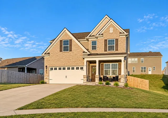Photo 2 of Single family home for sale at 821 Els Ct, Spring Hill, TN 37174 | MLS# 3602895 | Listing updated on 2026-10-10
