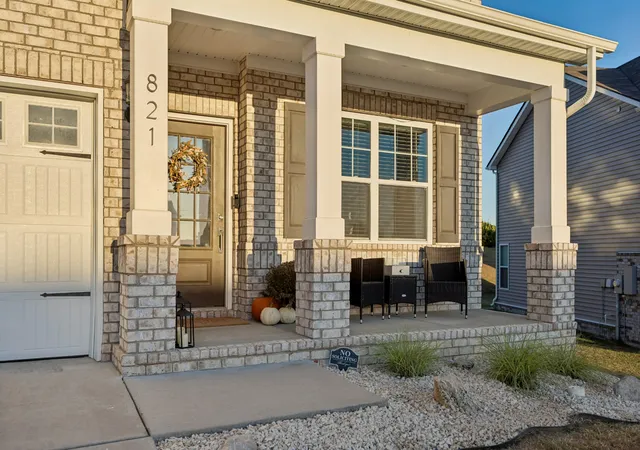 Photo 4 of Single family home for sale at 821 Els Ct, Spring Hill, TN 37174 | MLS# 3602895 | Listing updated on 2026-10-10