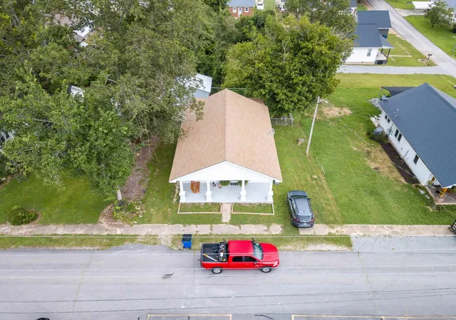 Photo 1 of Single family home for sale at 115 E Songer St, Waynesboro, TN 38485 | MLS# 3602884 | Listing updated on 2026-09-29