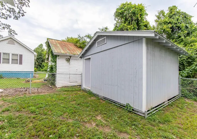 Photo 4 of Single family home for sale at 115 E Songer St, Waynesboro, TN 38485 | MLS# 3602884 | Listing updated on 2026-09-29