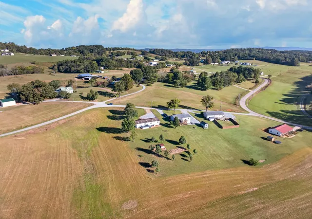 Photo 34 of Manufactured home for sale at 560 Meadowview Rd, Mosheim, TN 37818 | MLS# 3603026 | Listing updated on 2026-09-30