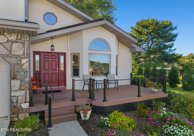 Photo 2 of Single family home for sale at 119 Tooweka Cir, Loudon, TN 37774 | MLS# 3602893 | Listing updated on 2026-10-03