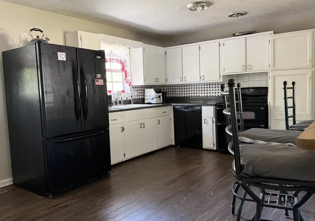 Photo 3 of Single family home for sale at 421 Wisteria Rd, La Fayette, GA 30728 | MLS# 3602892 | Listing updated on 2026-09-30