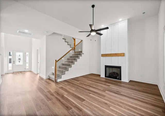 Photo 2 of Single family home for sale at 856 Burley Barn Rd, Clarksville, TN 37042 | MLS# 3603531 | Listing updated on 2026-10-01