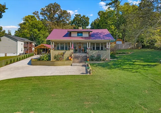 Photo 1 of Single family home for sale at 719 College St N, Madisonville, TN 37354 | MLS# 3611253 | Listing updated on 2026-10-09
