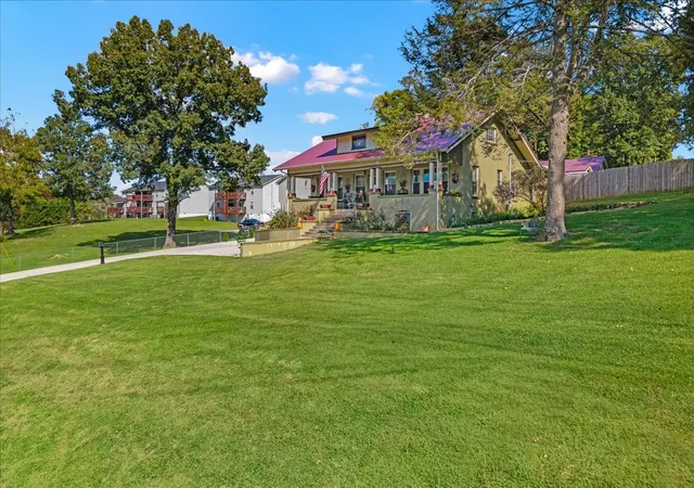 Photo 3 of Single family home for sale at 719 College St N, Madisonville, TN 37354 | MLS# 3611253 | Listing updated on 2026-10-09
