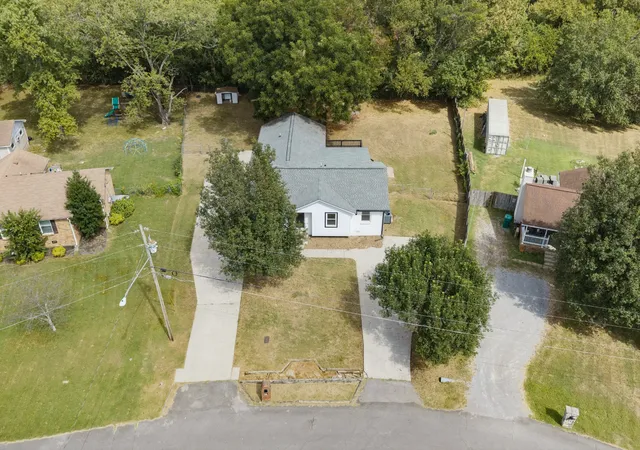 Photo 3 of Single family home for sale at 206 Tarrytown Dr, Smyrna, TN 37167 | MLS# 3602927 | Listing updated on 2026-10-04