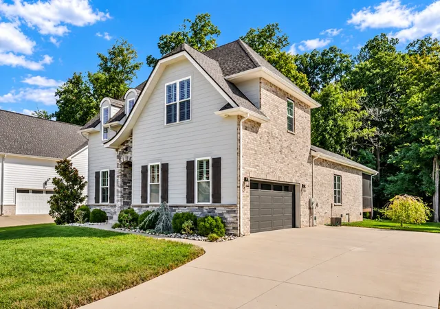 Photo 3 of Single family home for sale at 483 Sheas Way, Clarksville, TN 37043 | MLS# 3609923 | Listing updated on 2026-10-14