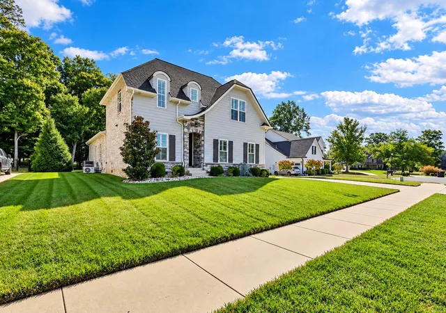 Photo 4 of Single family home for sale at 483 Sheas Way, Clarksville, TN 37043 | MLS# 3609923 | Listing updated on 2026-10-14