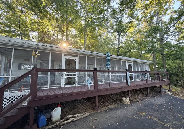 Photo 1 of Manufactured home for sale at 604 Lost Crk Boat Dock Rd, Decaturville, TN 38329 | MLS# 3613025 | Listing updated on 2026-10-07