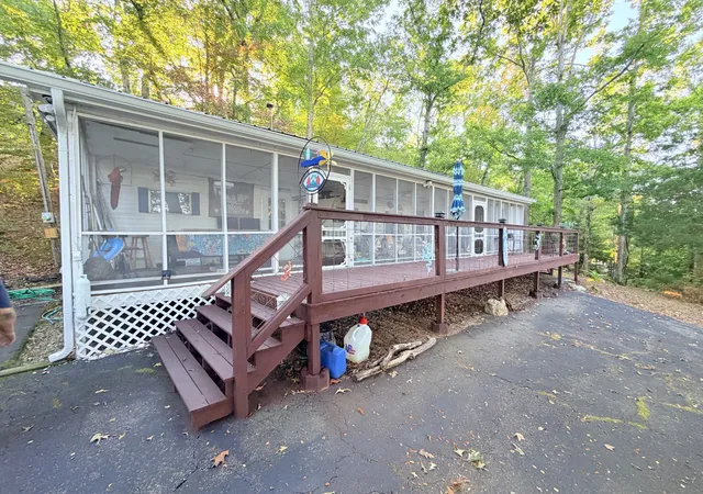 Photo 3 of Manufactured home for sale at 604 Lost Crk Boat Dock Rd, Decaturville, TN 38329 | MLS# 3613025 | Listing updated on 2026-10-07
