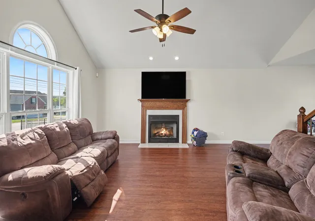 Photo 3 of Single family home for sale at 2483 Elkmont Dr, Clarksville, TN 37040 | MLS# 3619820 | Listing updated on 2026-10-13