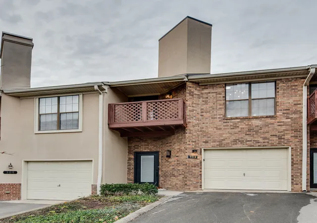 Photo 2 of Townhouse for sale at 102 Villa View Ct, Brentwood, TN 37027 | MLS# 3602988 | Listing updated on 2026-10-01